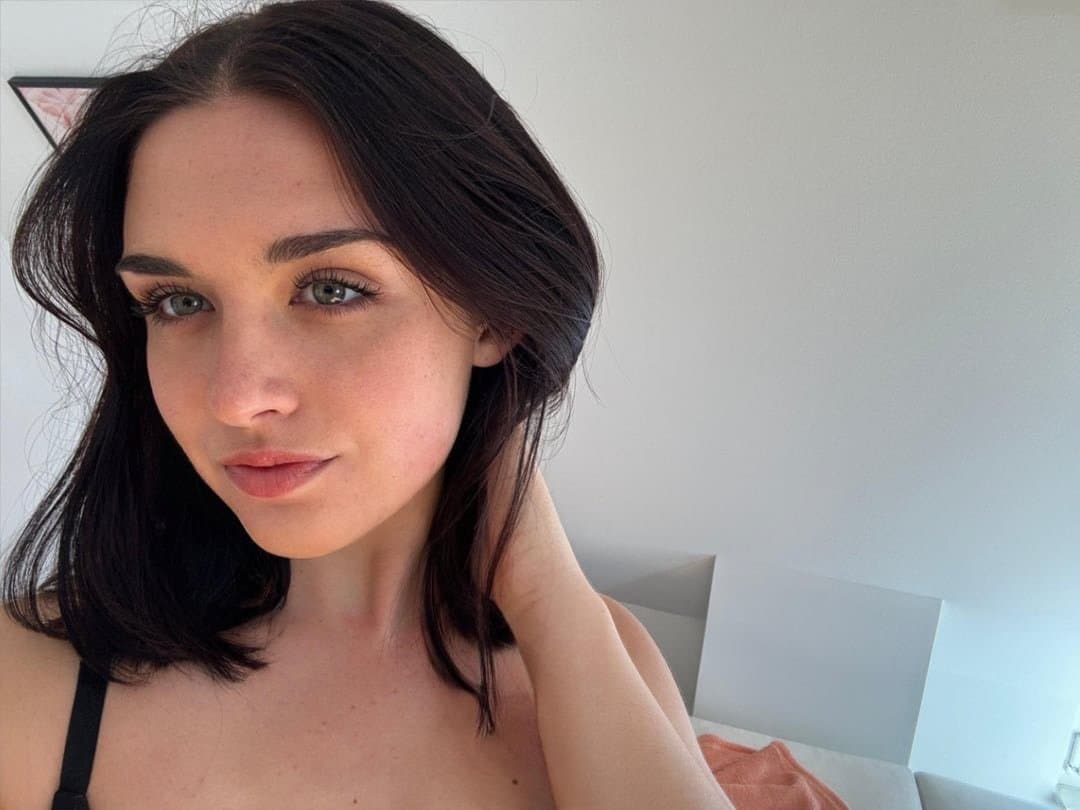 Thick PAWG Gym Slut Has A Great Big Ass