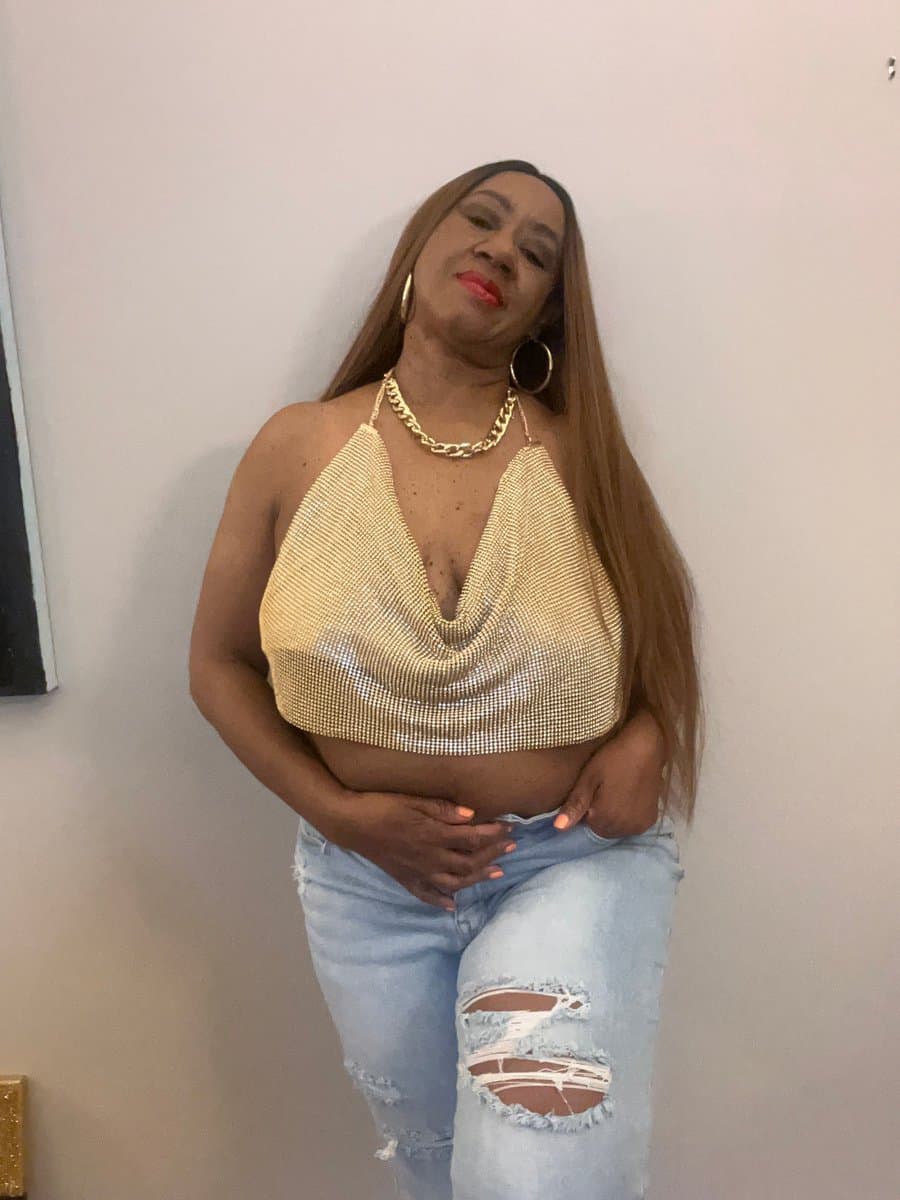 Everyone needs a black gilf at least once