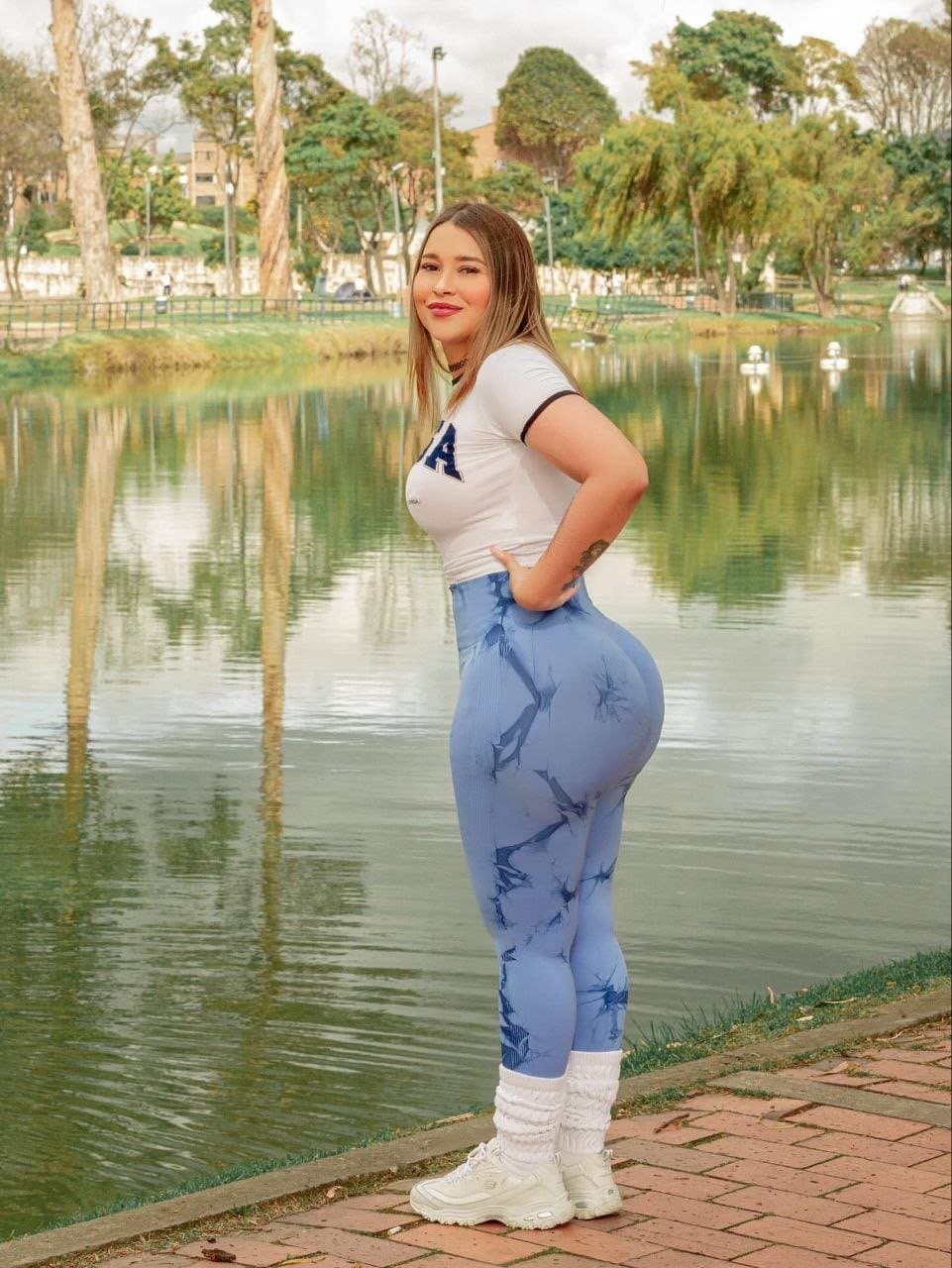 ??[Kloe] Perfect Ass Colombian