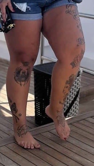 Click to view full size My hot neighbours tattooed feet 2
