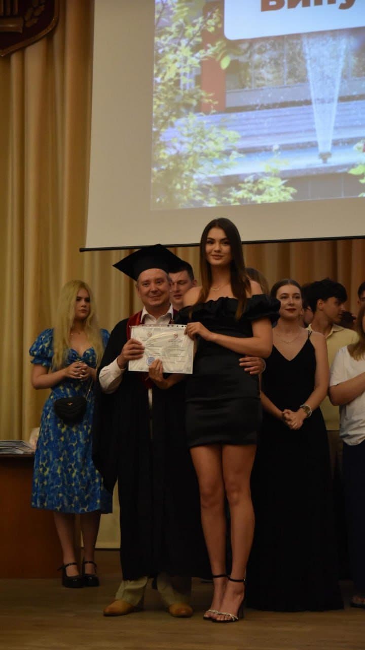 Sexy high heel slut. Hot feet