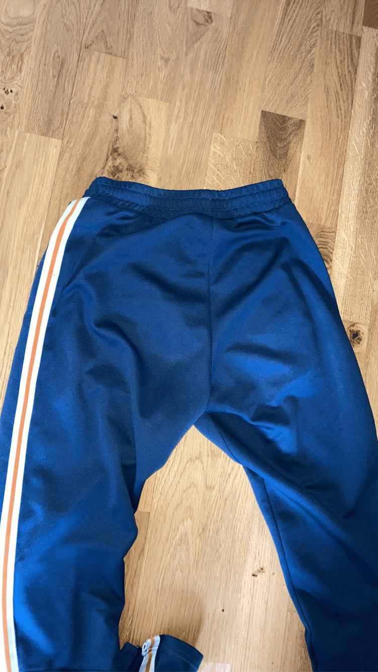 My Moms Ass Creepshots (Your Favorite Pants)