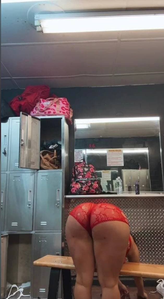 Thick ass and tits desi slut in gym locker room