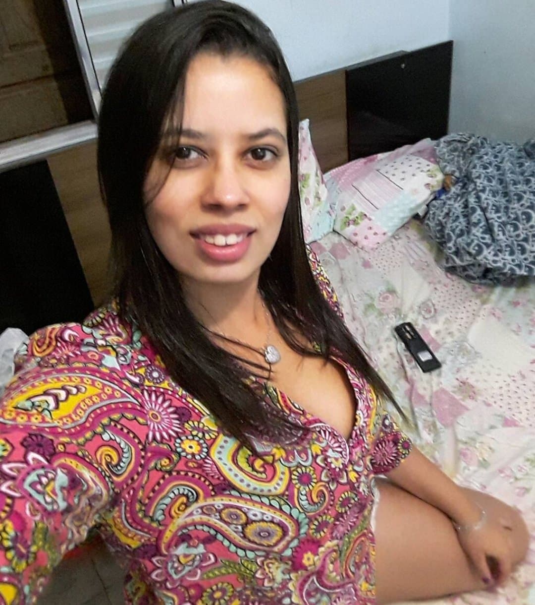 Mãe solteira branquinha gostosa e corna