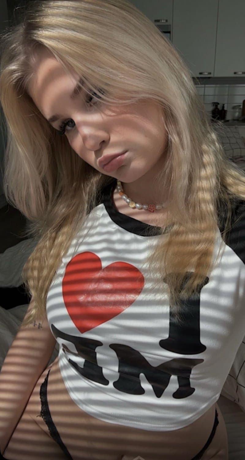 Click to view full size Finnish teen slut begging for cum