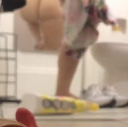 More sexy aunt extras