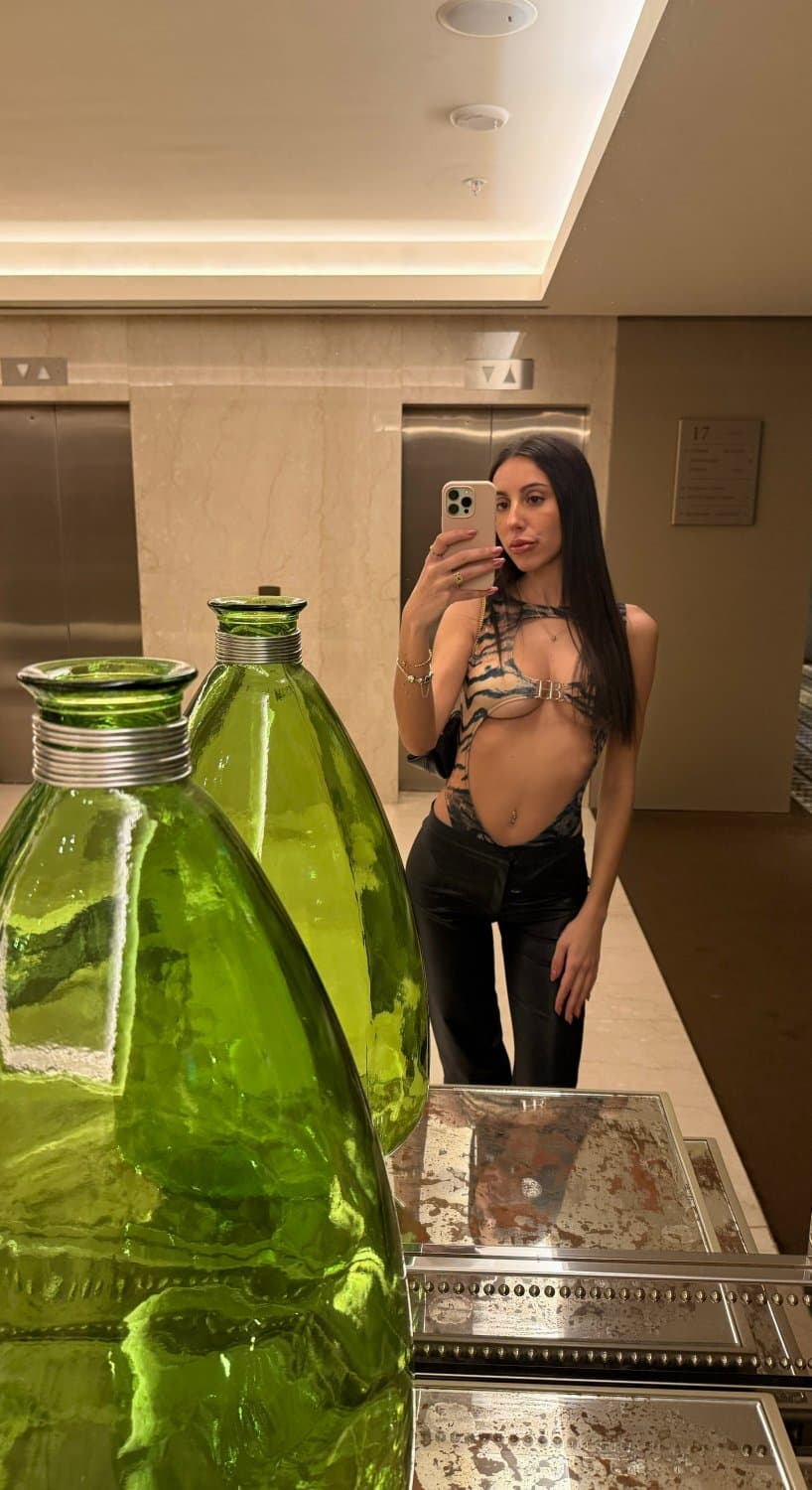 Mirror, mirror… who’s your next obsession