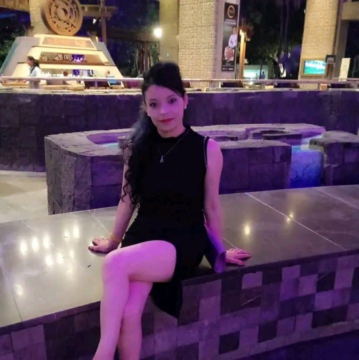 Vendedora mexicana sexi de Elektra