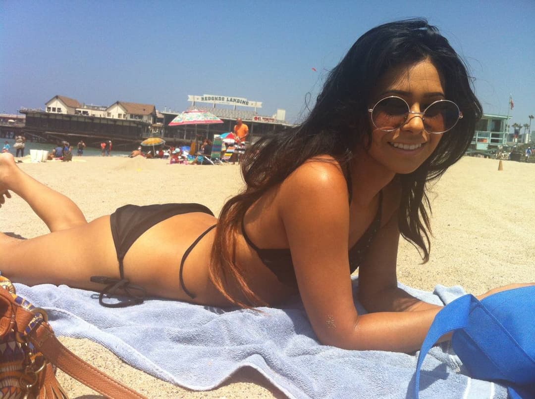 Aimee loves to dress as a naughty schoolgirl