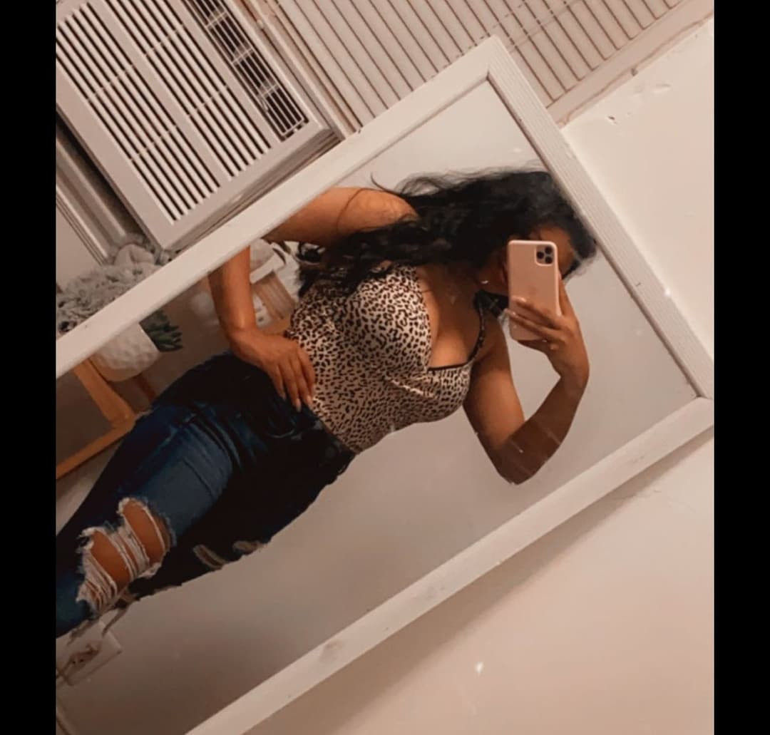 Her ass air smells like tacos-sfw