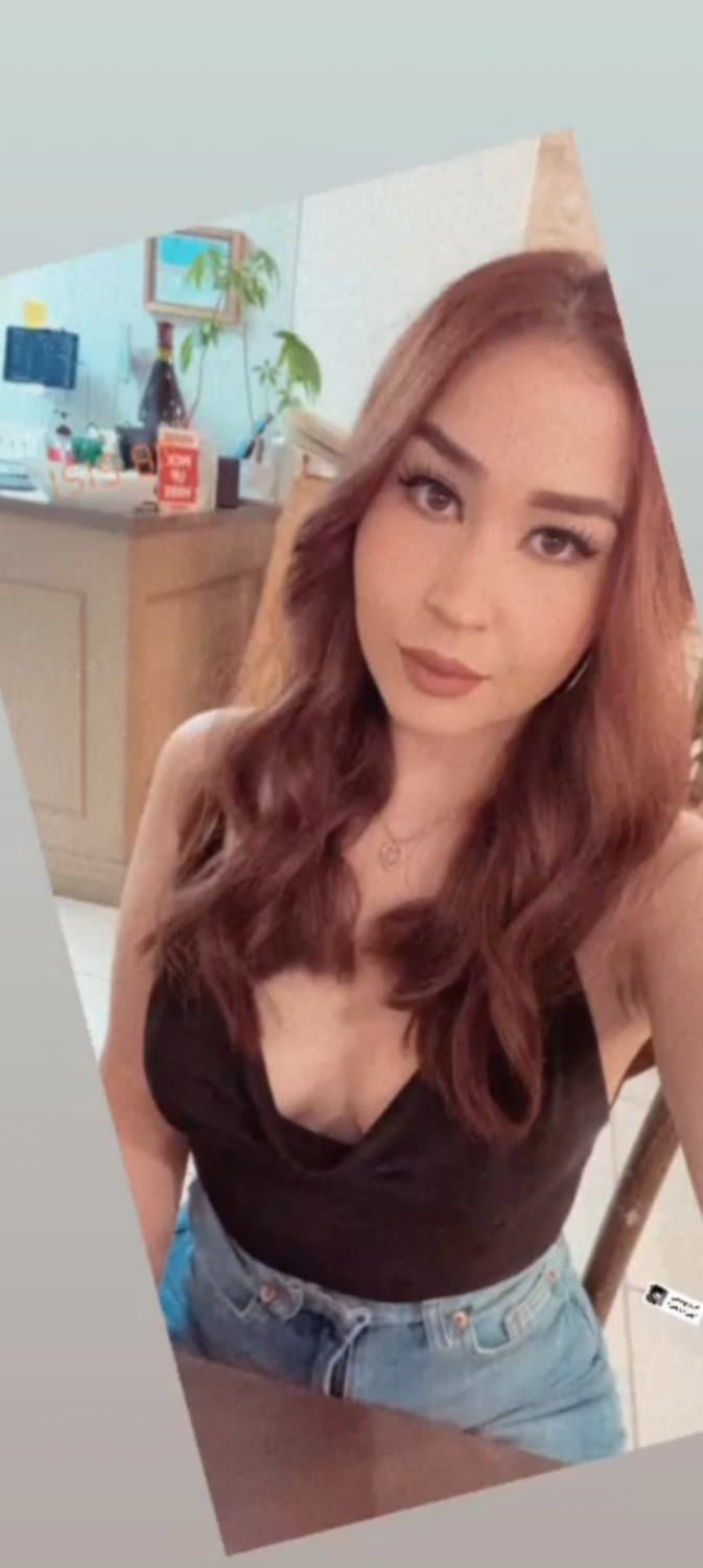 Click to view full size IG: Soy_Isisbm beautiful latina with perky tits and sexy feet