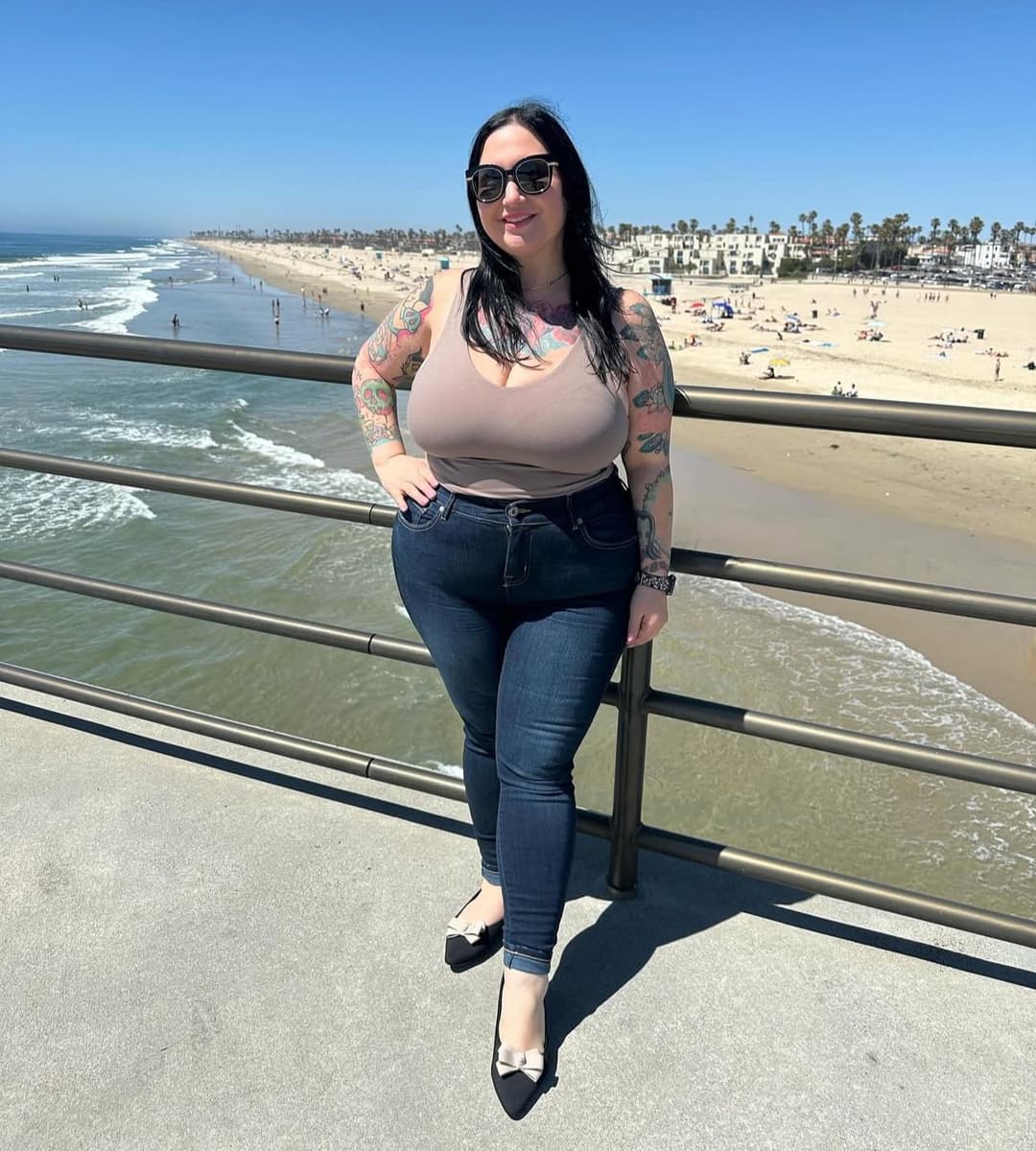 Big tits bbw goth slut