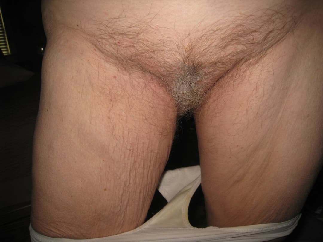 Granny Slut (76 yo) love to suck and piss