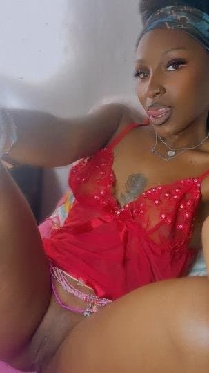 Click to view full size Milf who likes butt plugs and ass smacking