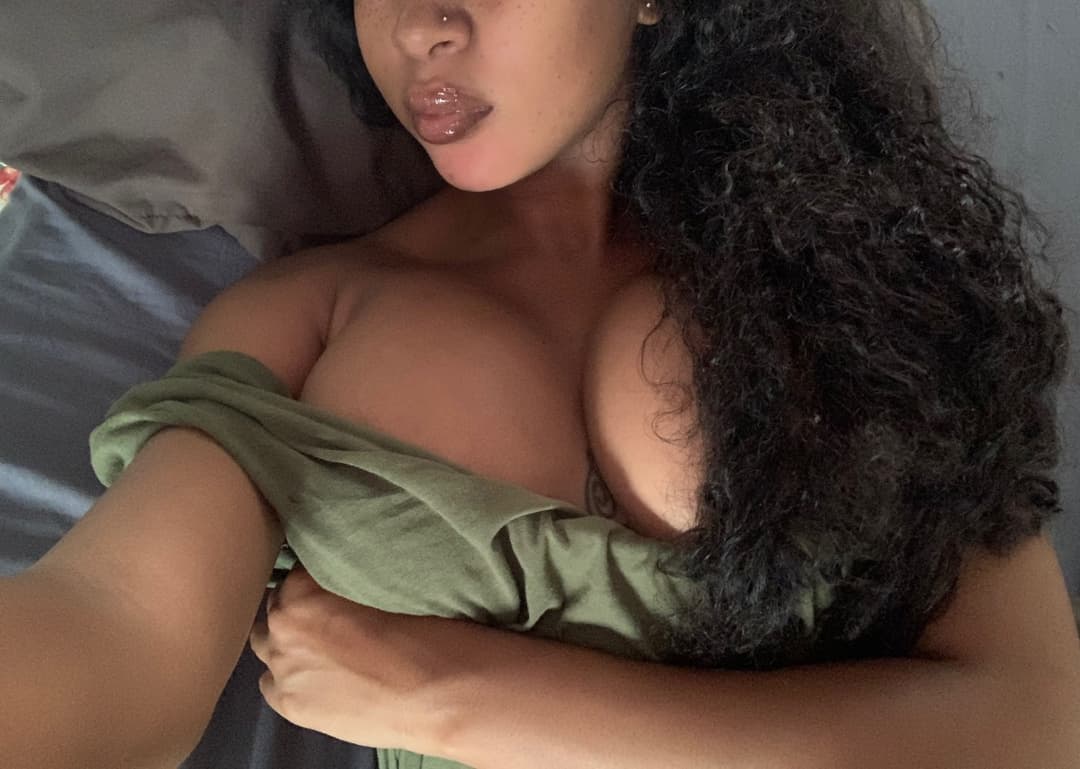 Jamaican tattooed pierced girl with lovely mommy milkers ???