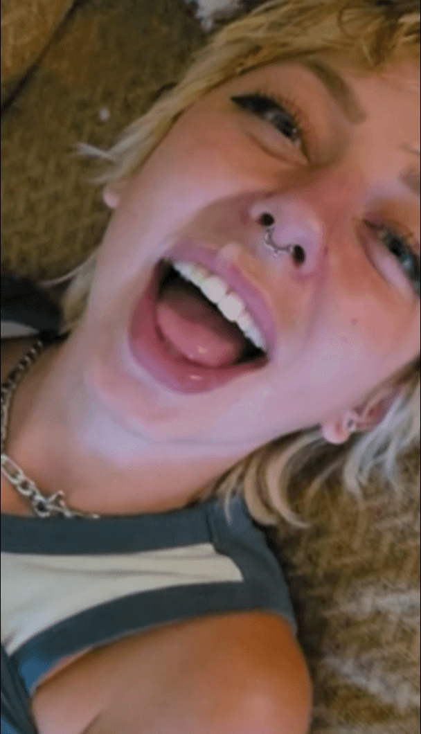 Cheap Escort From Arlington Used For Deepthroat Blowjob