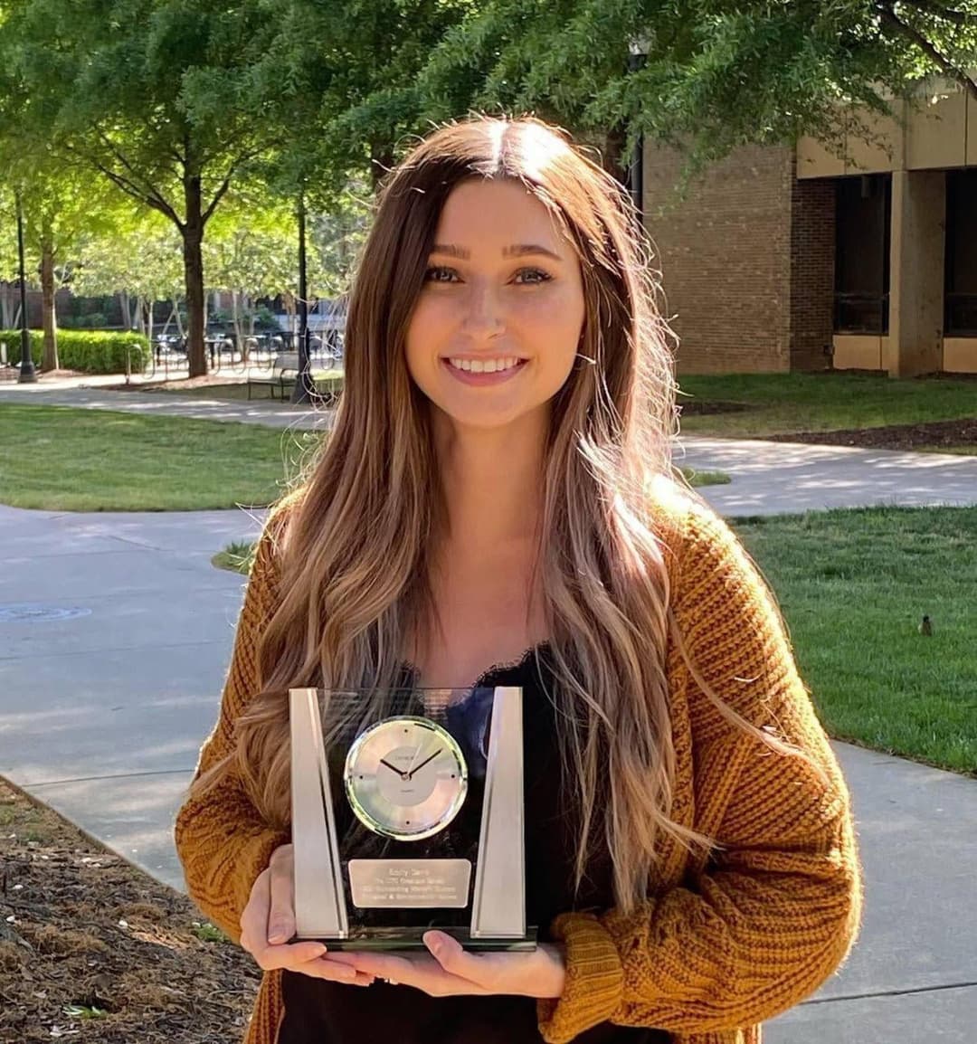 Turning her gay friend straight with head