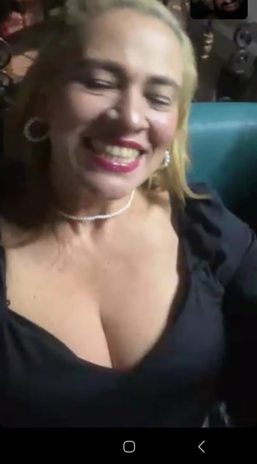 46-year-old Colombian m*** loves to f*** no condoms are needed you can come in all holes and she lov