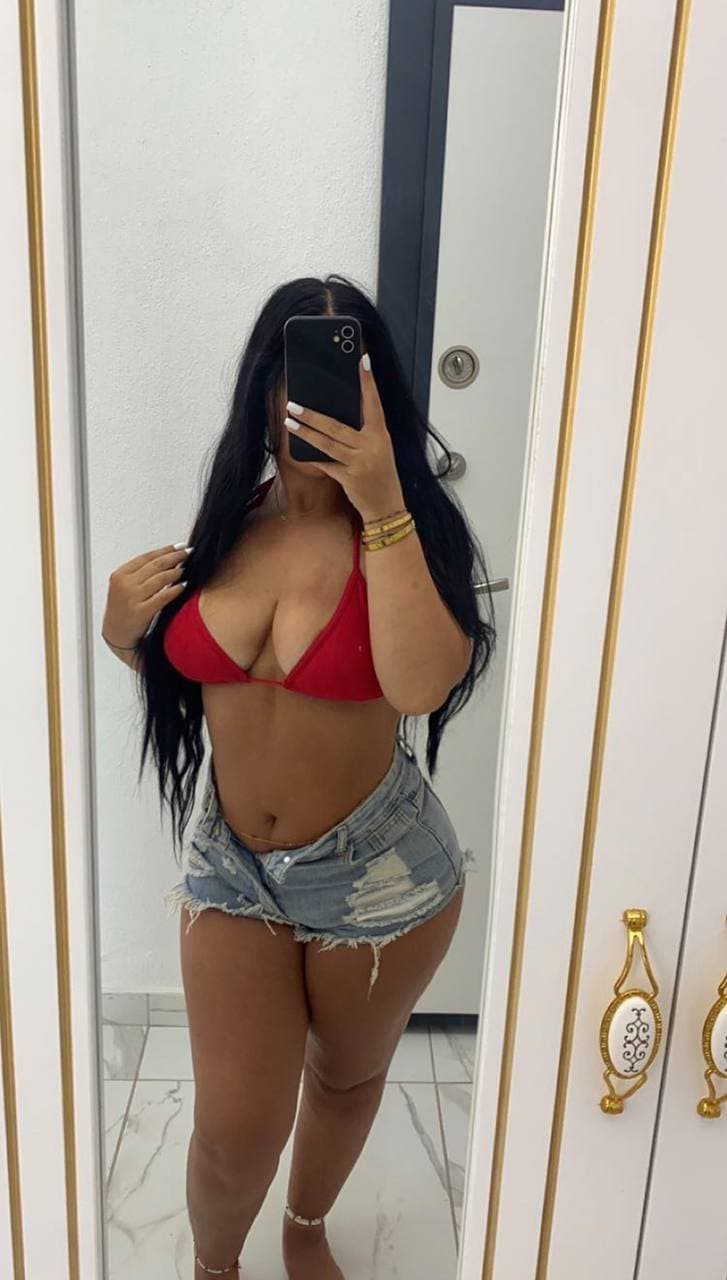 Iraqi babe from France, hazel.878 on IG