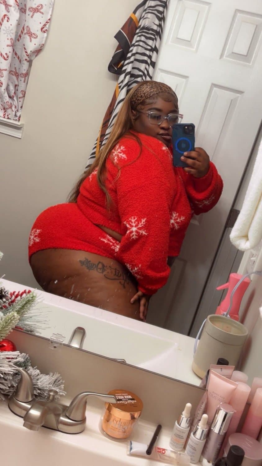 THICK HUGE CHOCOLATE SEXY CHUNKY EBONY SSBBW BBW BIG OLE JUICY ASS GOONER MATERIAL