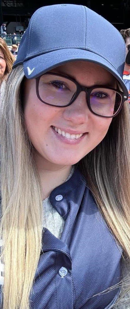 Big tit wife loves to play and show off