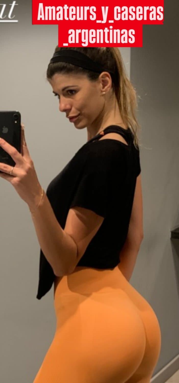 Bien, nada. Los dejo con la rosarina esta y tremendo ojete. S0f1 m4nin0. Esta herniada la hdp!!!