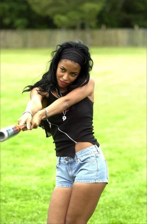 I can’t stop jerking off to Aaliyah