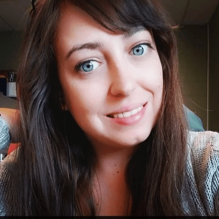 Rachelle Lamb Canadian slut from Oshawa needs to show her big tits and how good she sucks dick