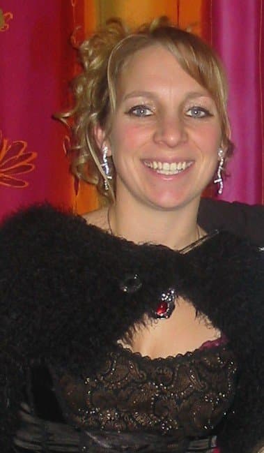 Click to view full size Rachel the slutty nurse, cum swallower at home