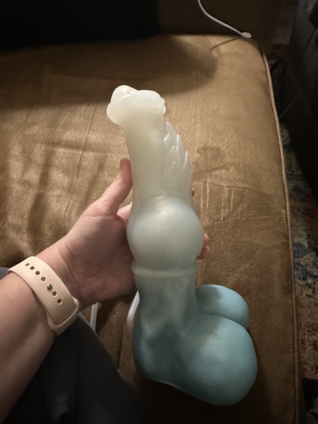 Master spoils me with my first knotted toy ? watch me take it like a good slut