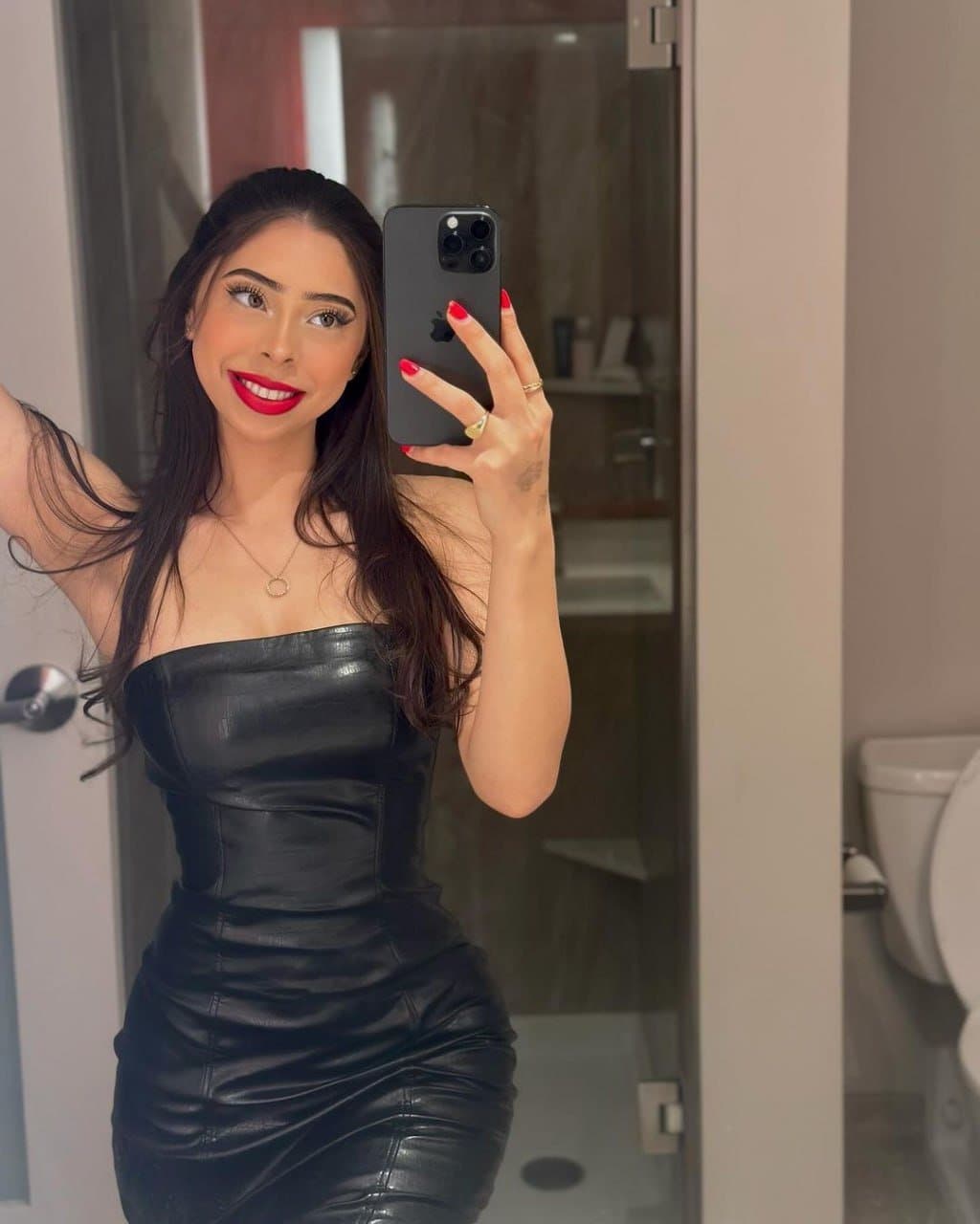 Slutty Latina Teen Gets Pumped By Cock Until Massive Squirt