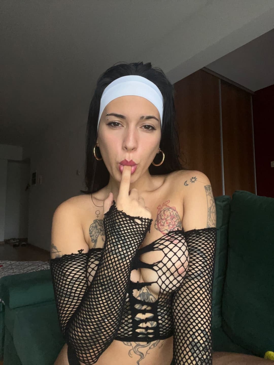 Mari Mari rolinga mostrando las tetas