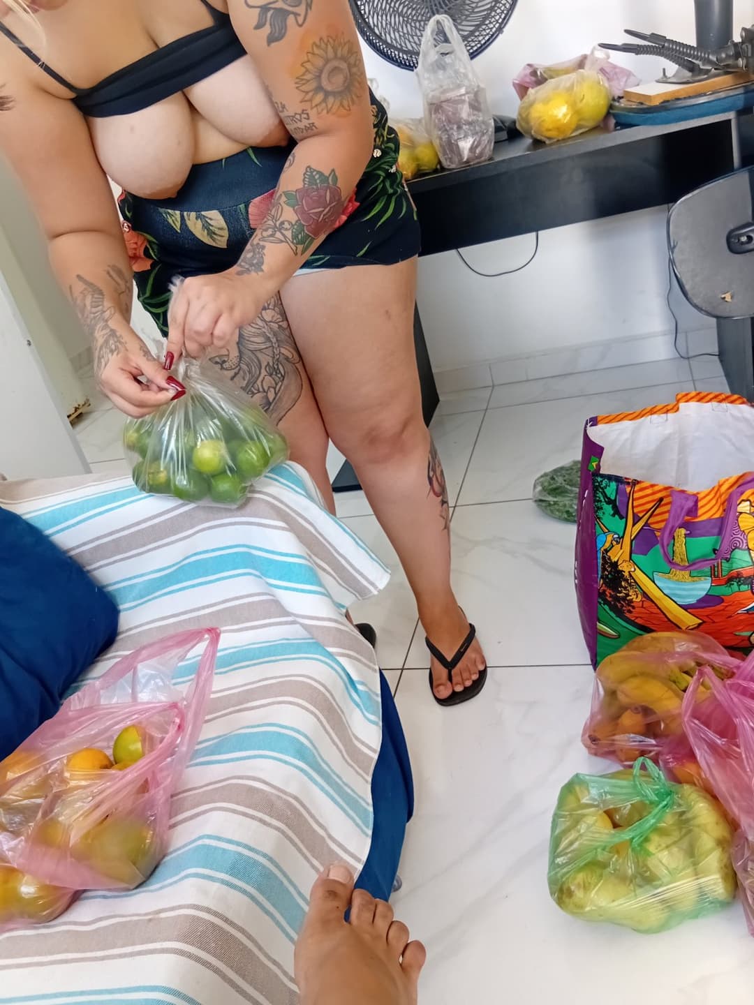 Flagra esposa distraída