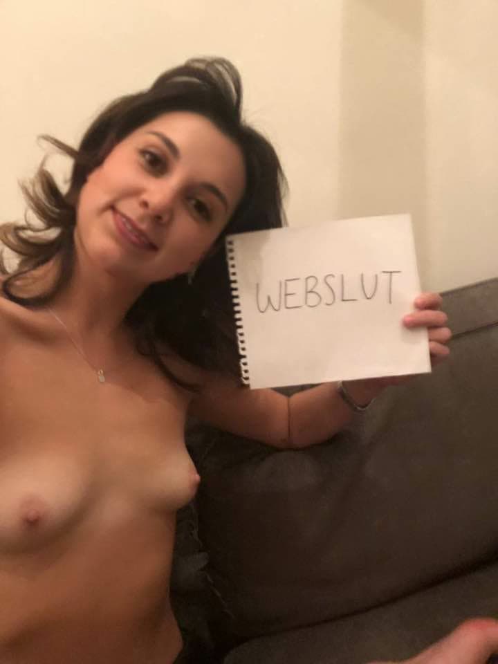 webslut loves showing ofd