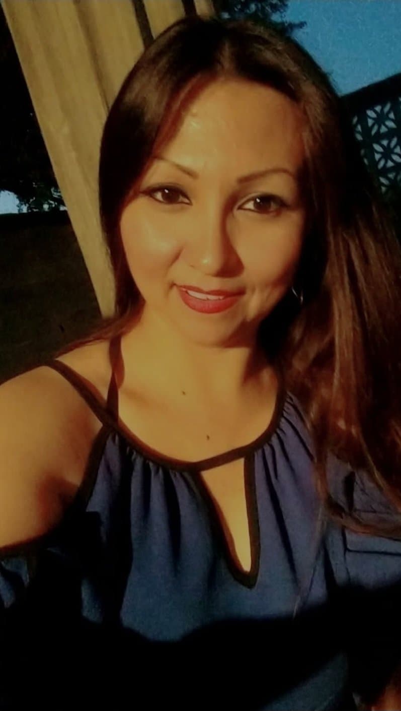 Señora cachonda y putita le gusta que se la follen tiene un culo perfecto que te vuelve loco