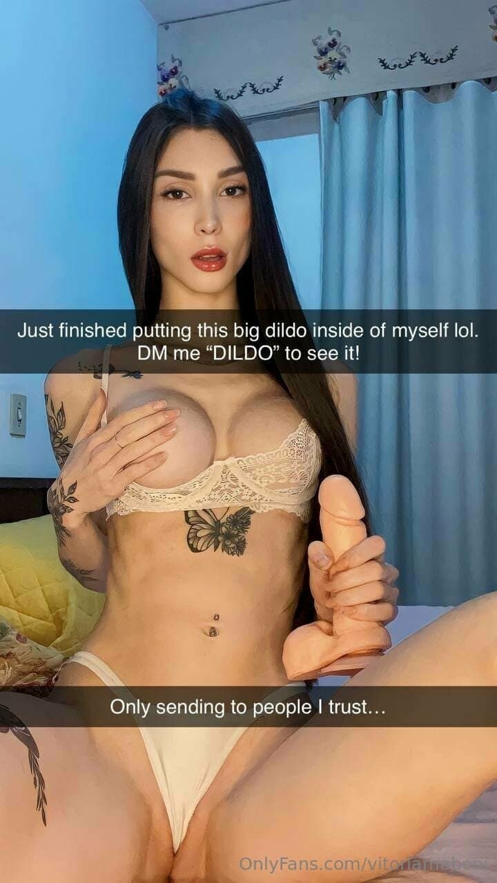 Vitória magrelinha nudes vazadinhos