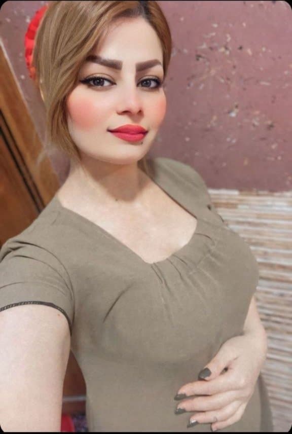 A beautiful Syrian Arab wife???