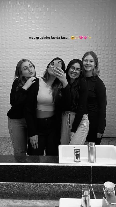 ju.huzar aluna de Curitiba que dava para professor e traia o namorado VENDE PACK