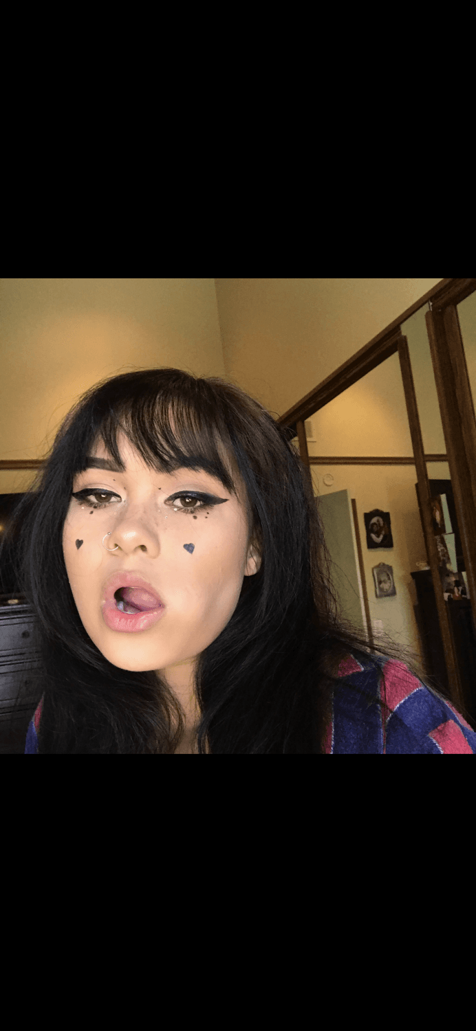 Click to view full size anyone down to cum together?? hmu