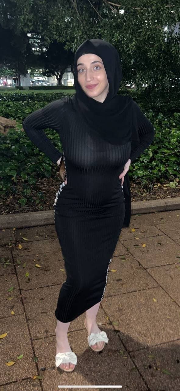 Aussie Busty Hijab Muslim Blowjob