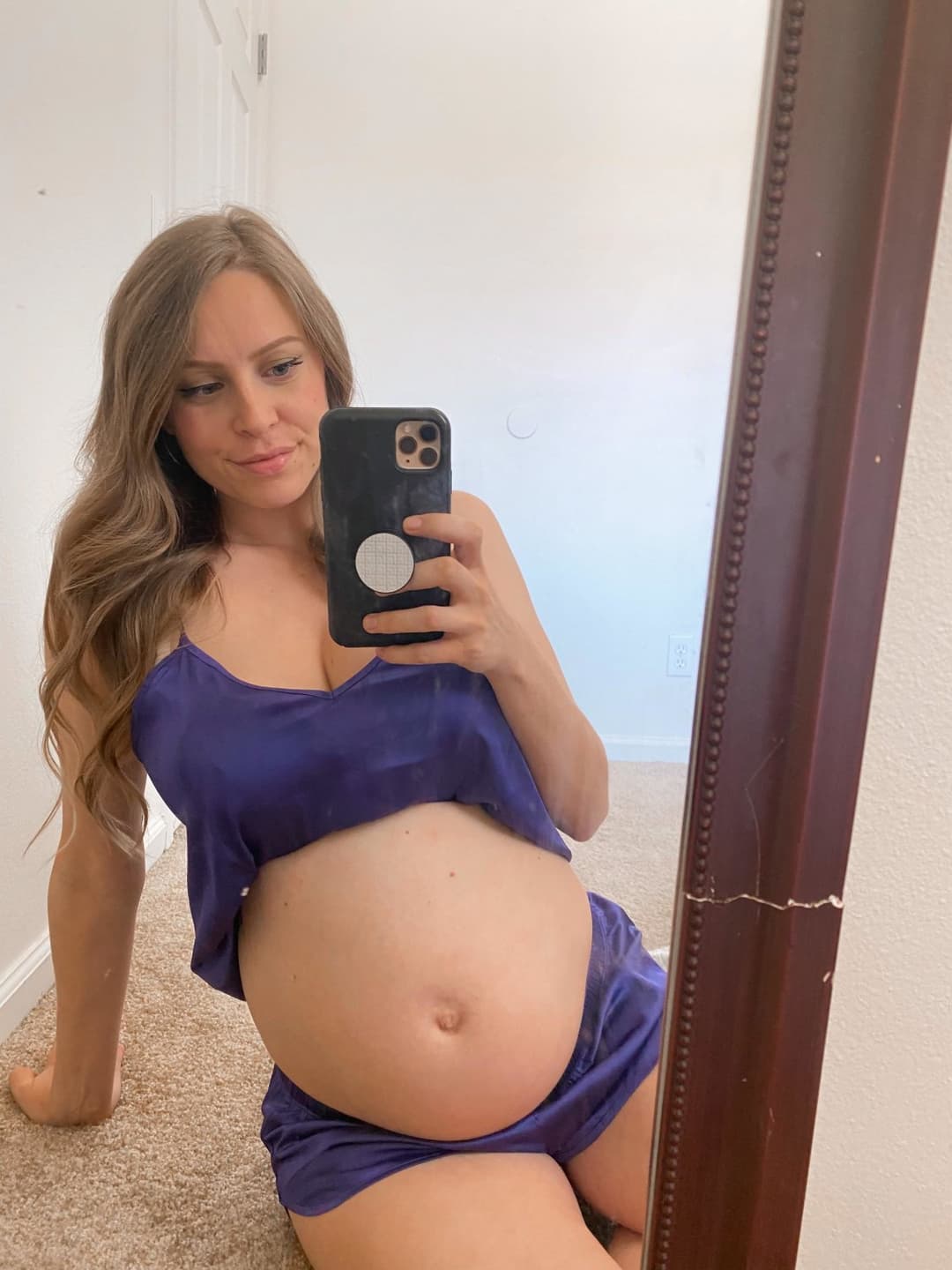 The hottest pregnant milf I’ve ever seen