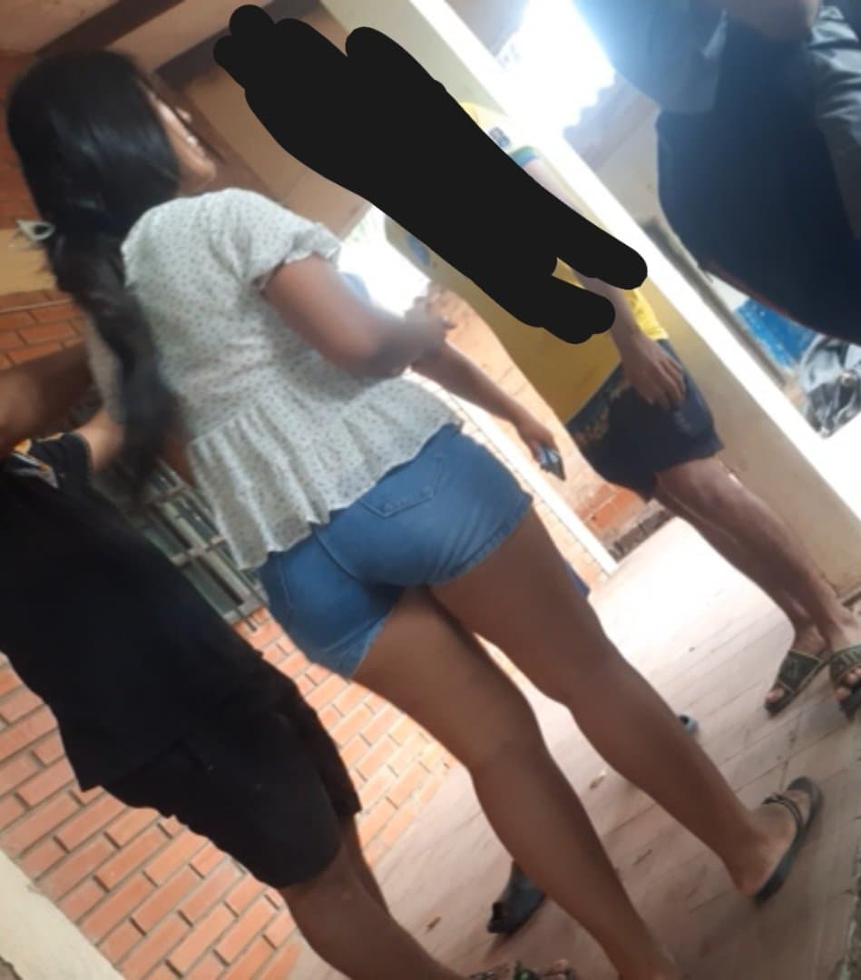 karla lorena heredia salinas espiada, no se da cuenta, amiga