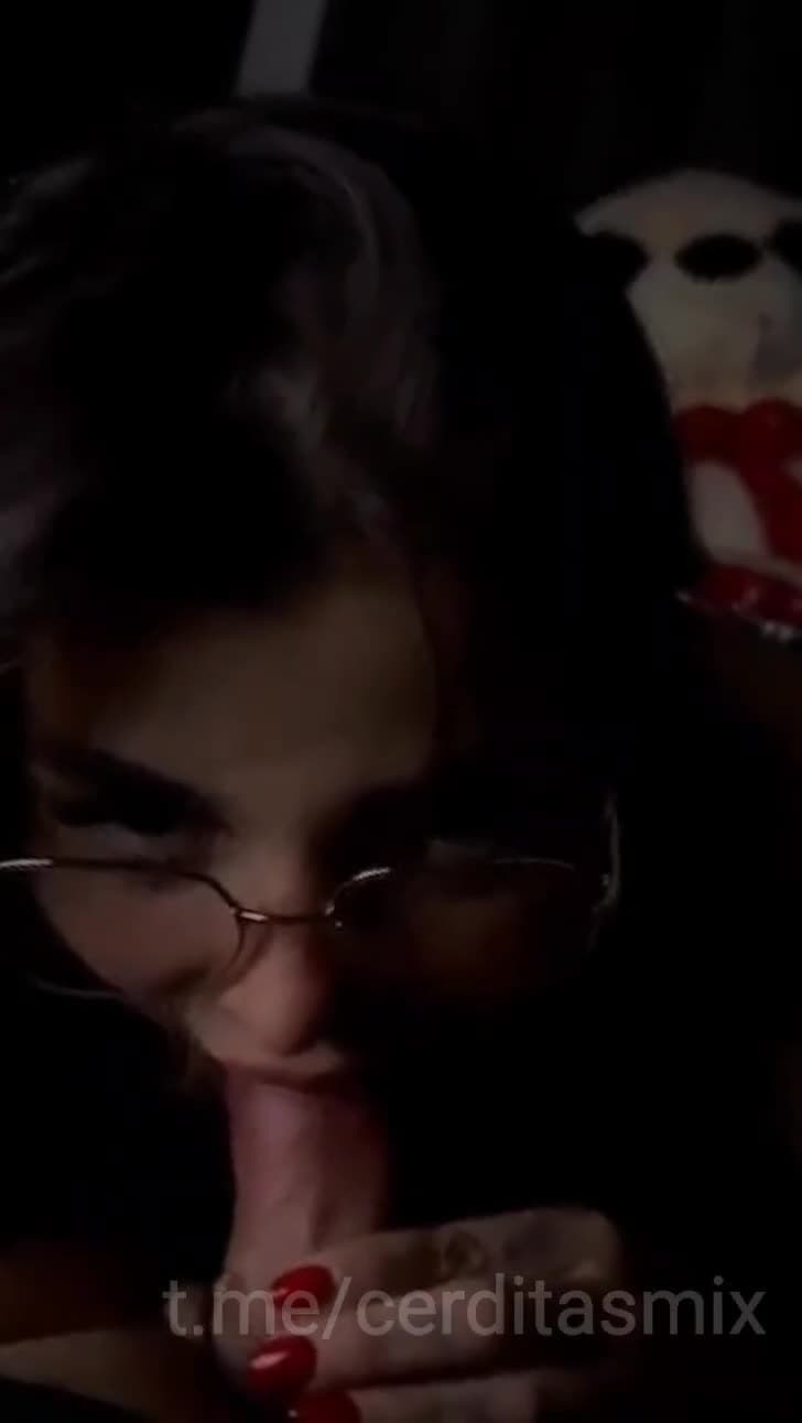 Karely Chupando Pene