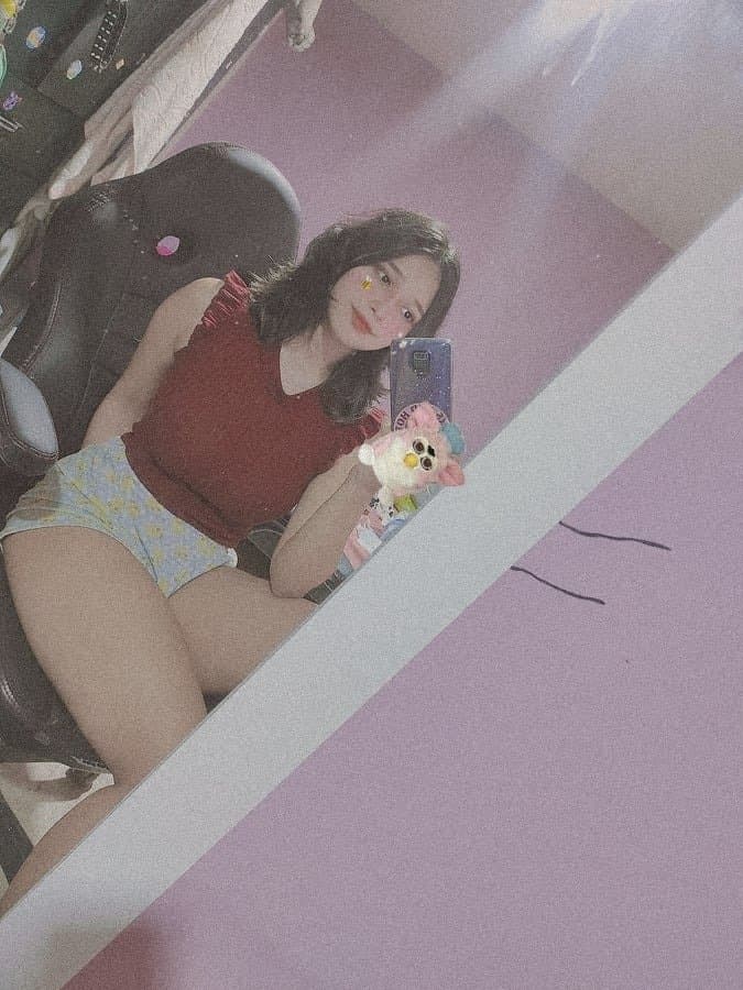 Blanquita hermosa con tetas jugozas???