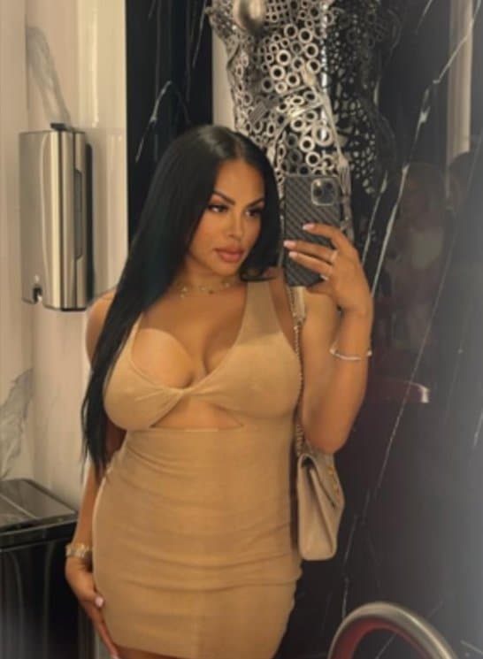 Click to view full size Indian Girlfriend Selfie