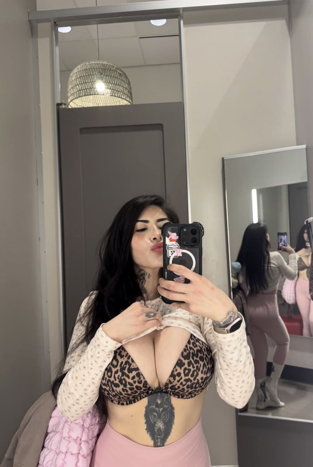 Been talking to this married milf co worker from my job while her husband has been out of state