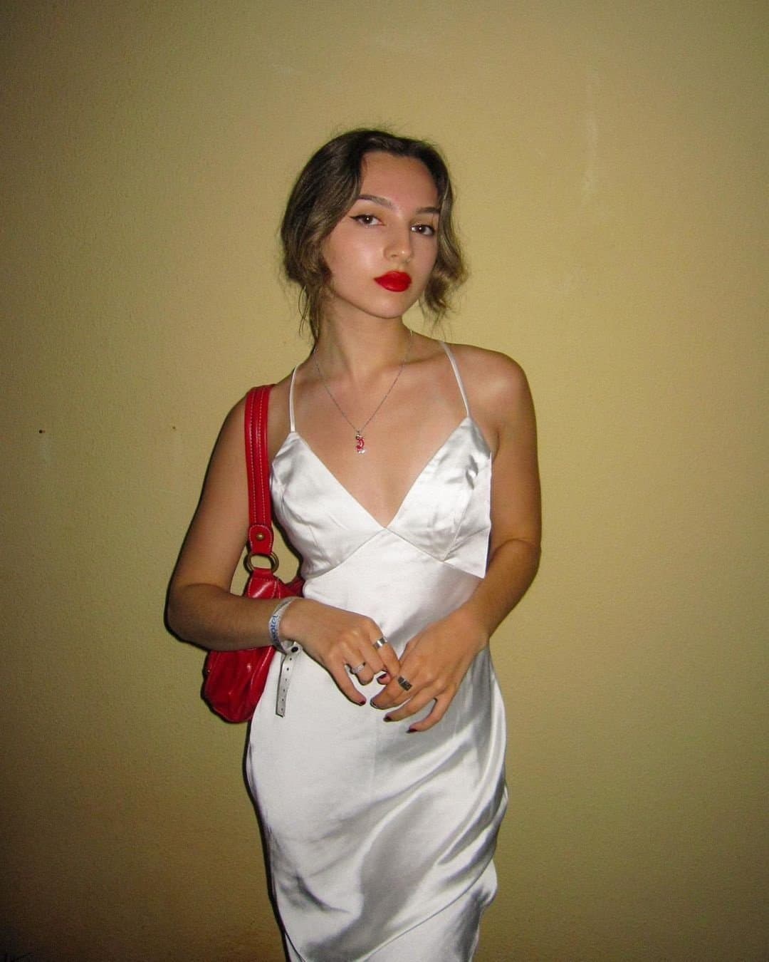 English-Brazilian slut Luiza