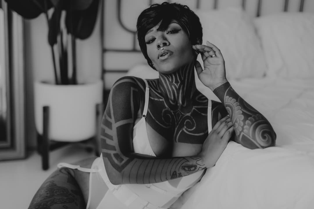 Tatted black beauty boudoir