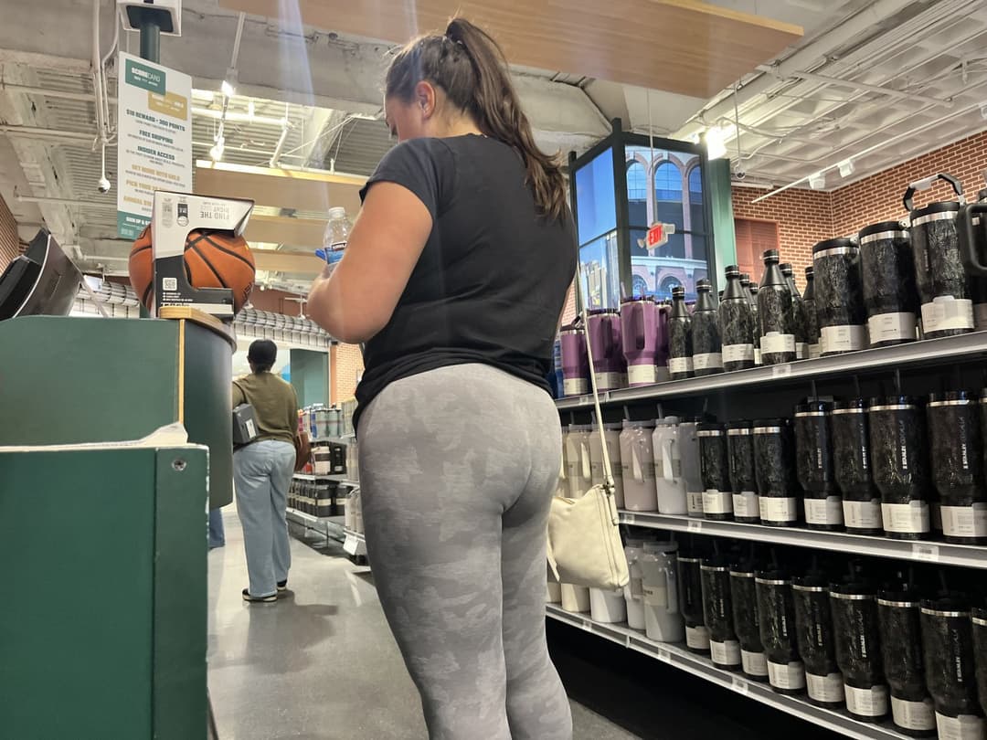 College Teen Shopping Store