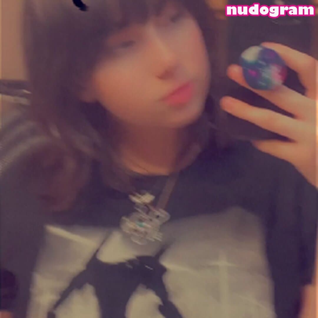 Click to view full size Uwucaptain666 pics that make ur dong explode